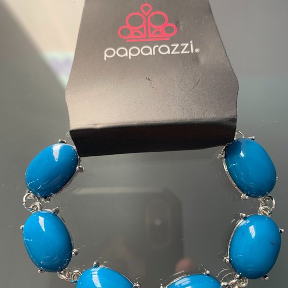 Paparazzi Confidently Colorful Blue Bracelet with Clasp Closure - Picture 4 of 5